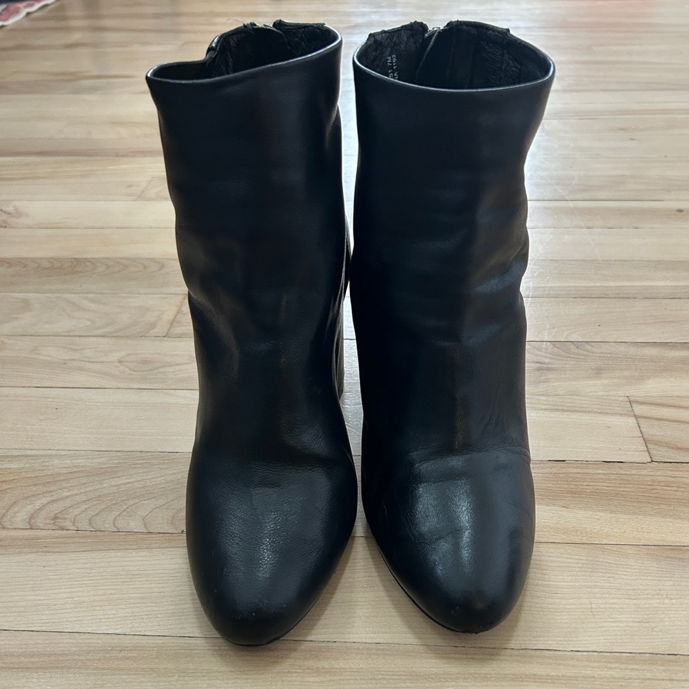Steve Madden Black Leather Ankle Boots Women’s Size 7 Block Heel Booties - Picture 3 of 7